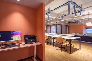 Business center - Punk Ballet Ins Hotel (Zhenjiang)