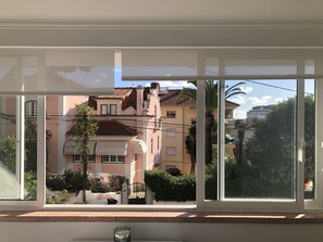 Interior - Peaceful 2 bd with ocean view in Monte Estoril (Estoril)