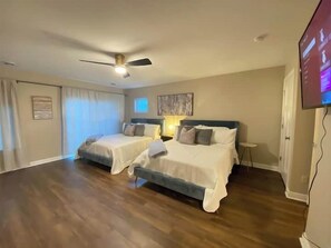 2 bedrooms, iron/ironing board, Internet, bed sheets