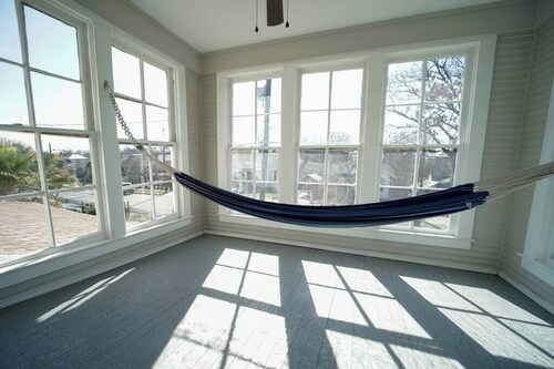 Downtown San Antonio/Sleeps 14/Pearl/Riverwalk/Zoo