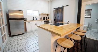 Rodeo is close/15 min/come and enjoy it!