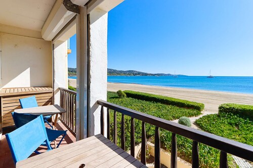 PORT GRIMAUD Grand appartement plage -WIFI, CLIM -Vue mer