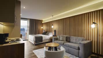 Phòng Suite có tầm nhìn toàn cảnh, ban công | 1 phòng ngủ, minibar, két bảo mật tại phòng, trang trí khác biệt