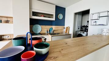 Réfrigérateur, micro-ondes, four, lave-vaisselle