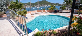 Spacious Simpsonbay Yachtclub apartment with pool