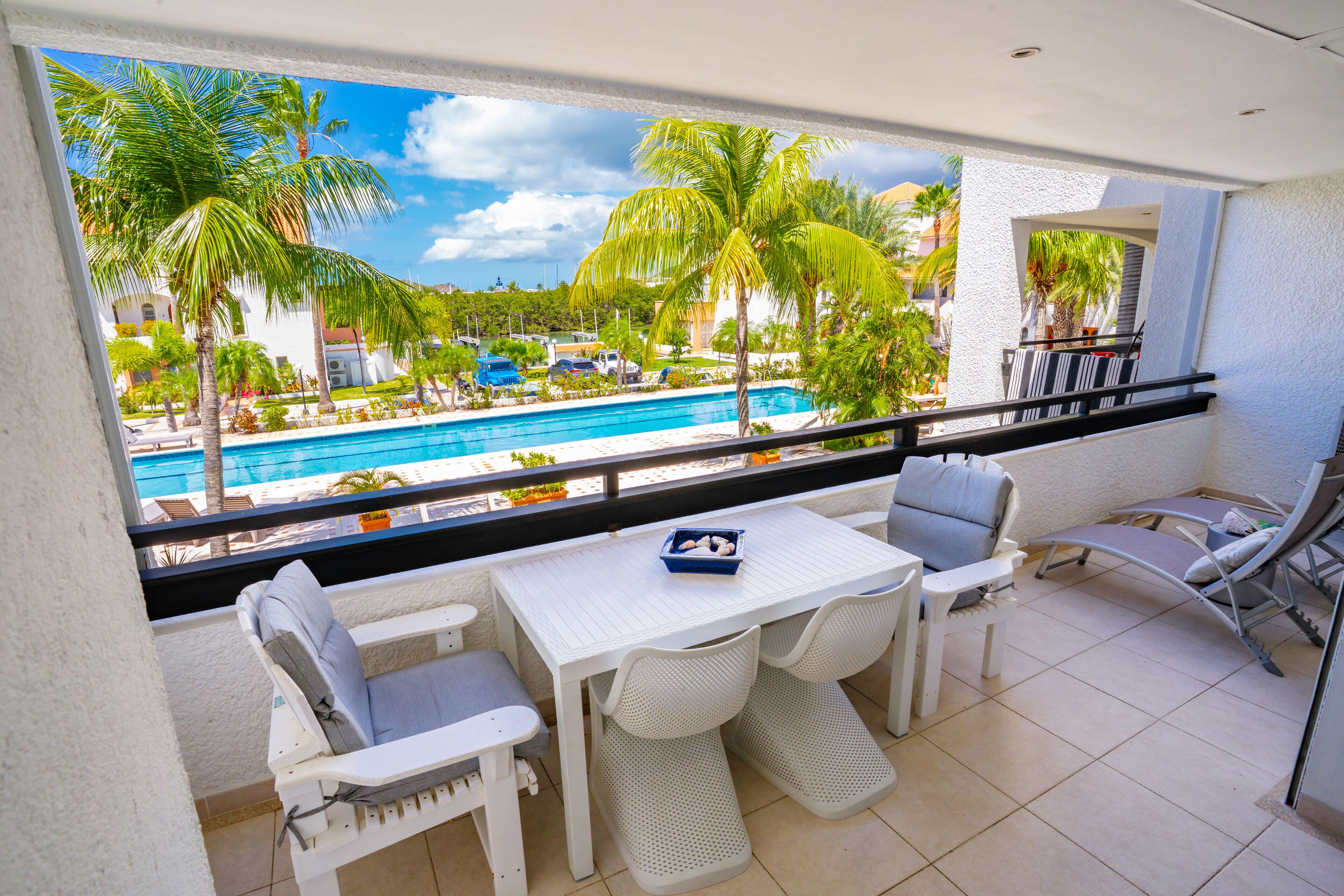 屋外ダイニングエリア