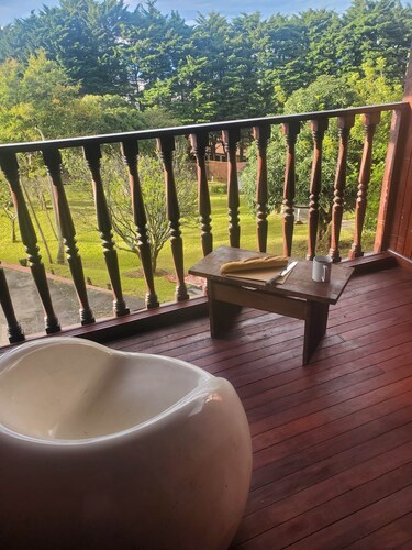 Romantic Rustic Villa in the Mountains 30 Minutes from The  airport .