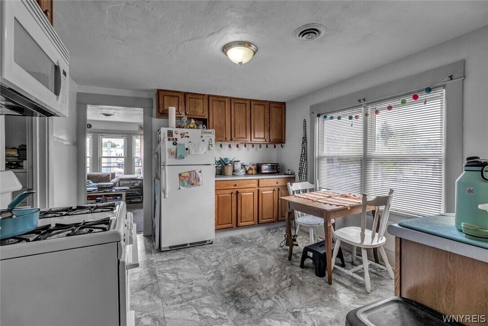 14 Alexander, Buffalo NY Cozy Efficiency Cheektowaga Stayz