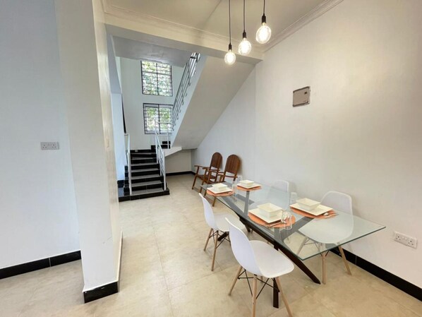 Dining - Immaculate 2-bed House in Dar es Salaam (Dar es Salaam)
