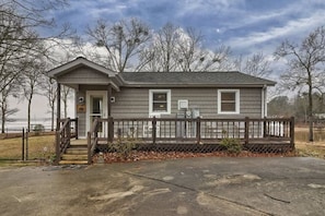 Exterior - Gone Fishing on Lake Wateree (Liberty Hill)