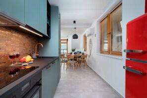 Microwave, dishwasher, coffee/tea maker, cookware/dishes/utensils - Giewont View by Renters Prestige (Koscielisko)