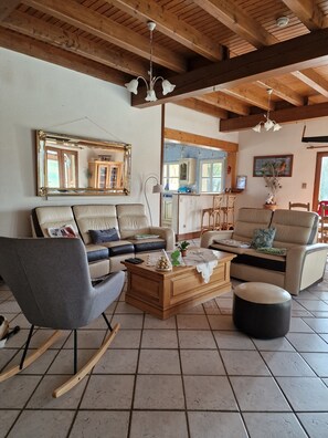 Living area - Perigordian-style house Large open spaces Large swimming pool (BOISSE)