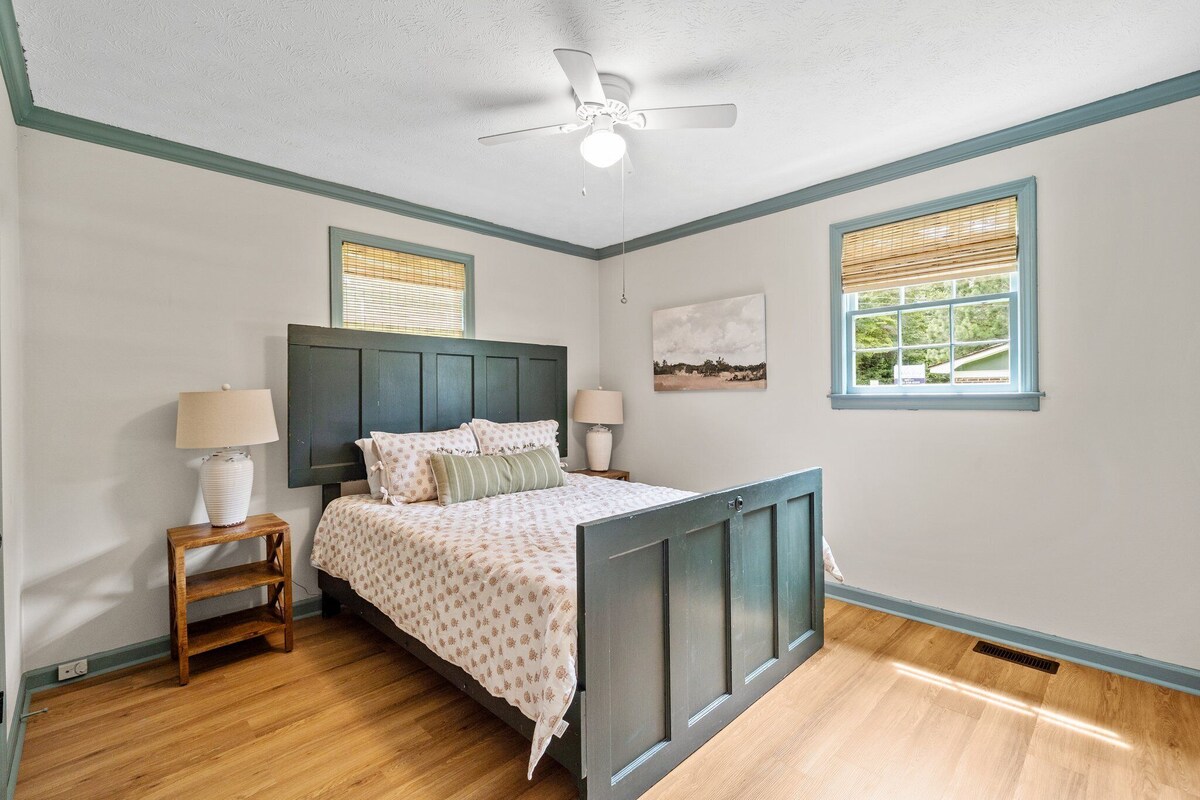 Photo 14 of The Rabbit Hole - cozy retreat in downtown Travelers Rest.