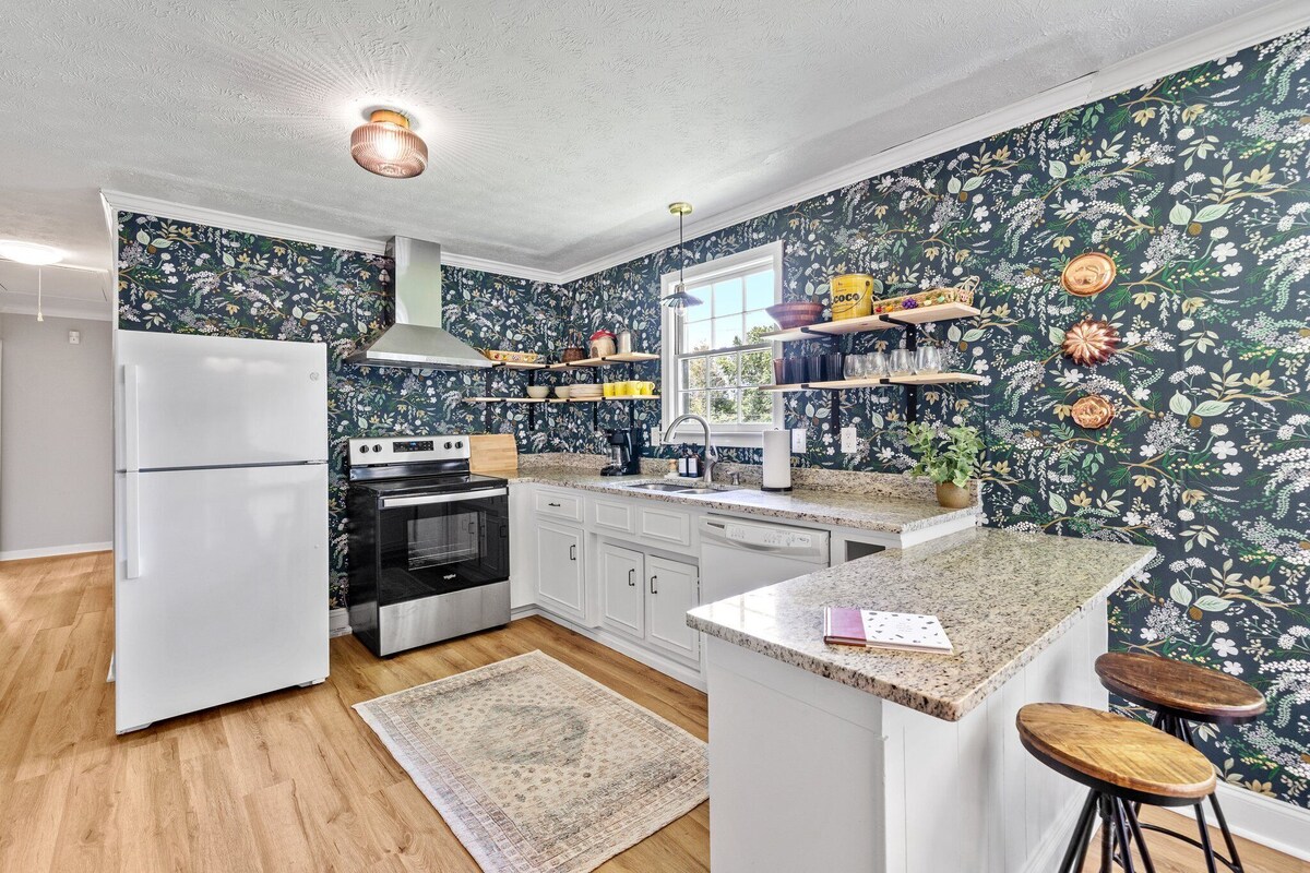 Photo 7 of The Rabbit Hole - cozy retreat in downtown Travelers Rest.