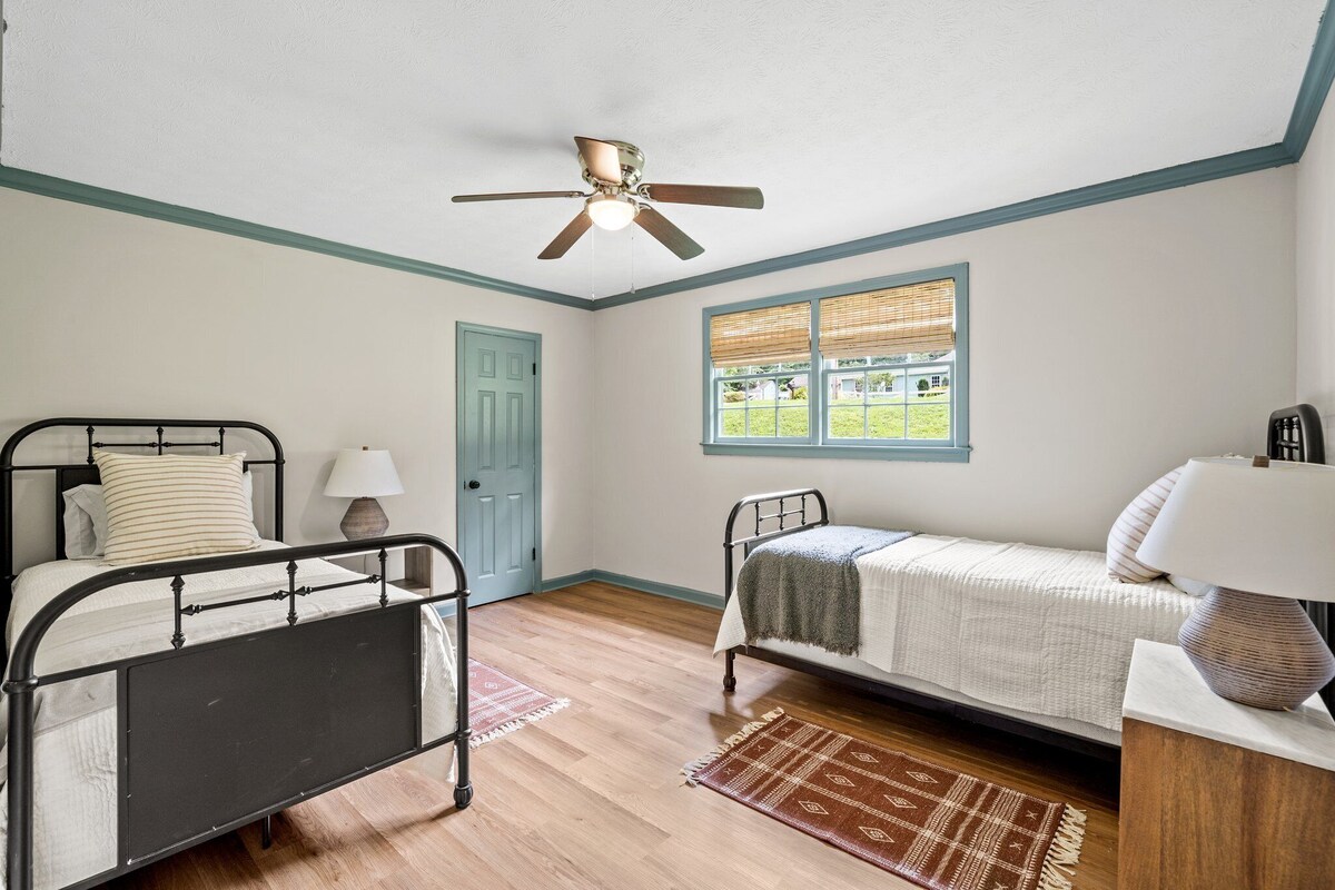 Photo 13 of The Rabbit Hole - cozy retreat in downtown Travelers Rest.