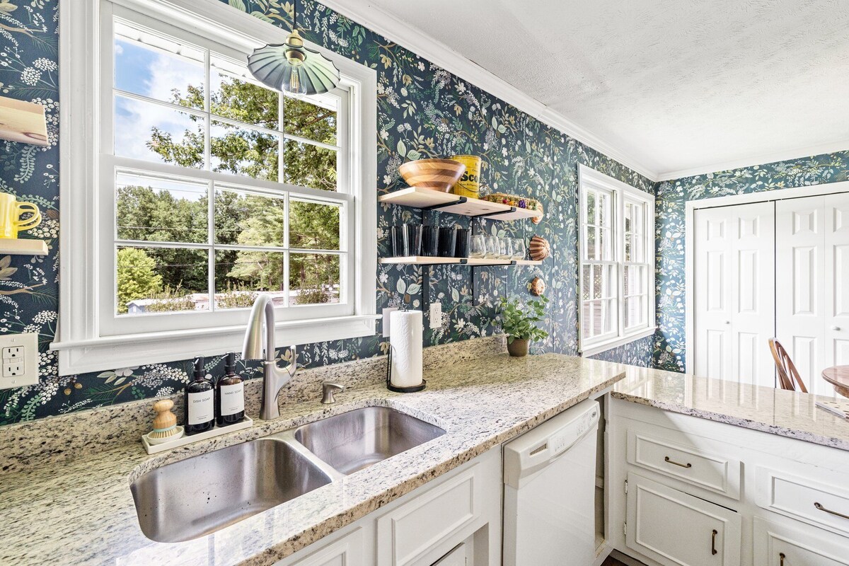 Photo 6 of The Rabbit Hole - cozy retreat in downtown Travelers Rest.