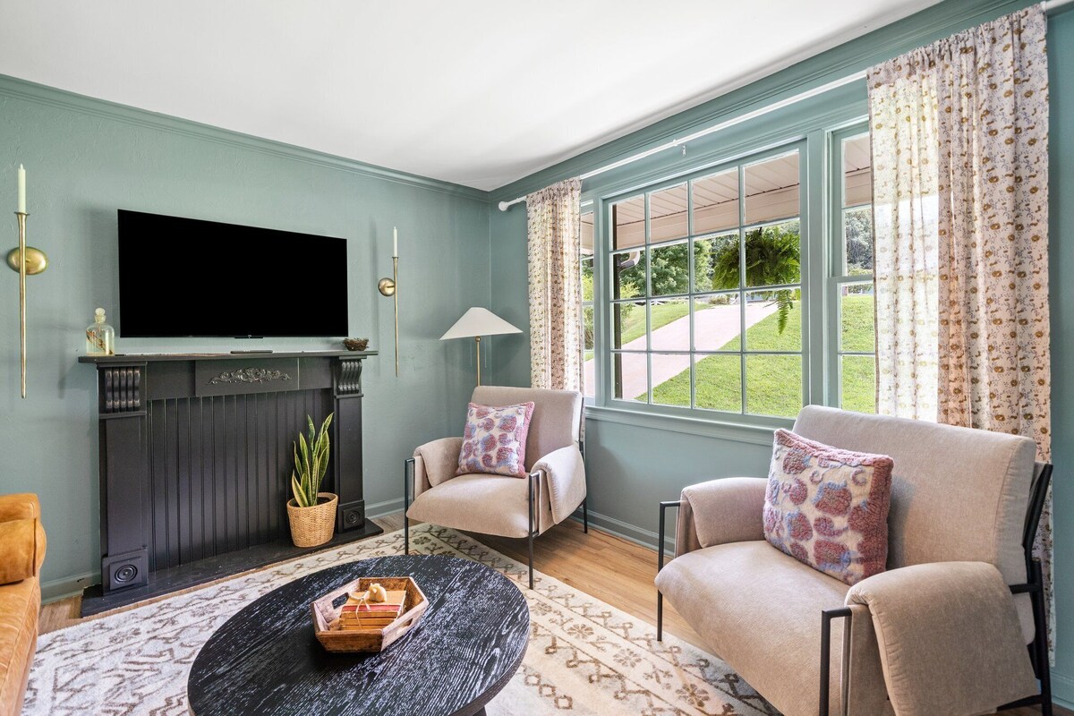 Photo 4 of The Rabbit Hole - cozy retreat in downtown Travelers Rest.