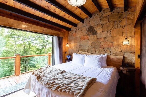 1 bedroom, bed sheets