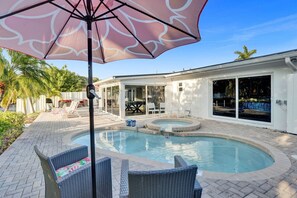A heated pool - Gorgeous poolhome on the canal (Wilton Manors)