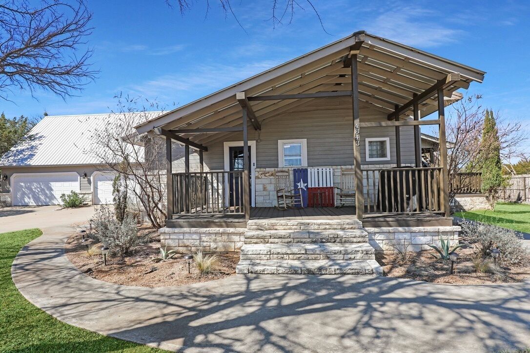 Poolside at Possum Kingdom sleeps 6