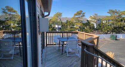 CONDO 2 Bedrooms & 2 Full Bathrooms - LINENS INCLUDED