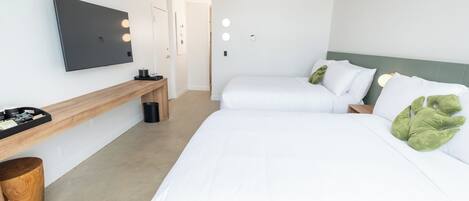 1 chambre, literie de qualité supérieure, surmatelas, bureau