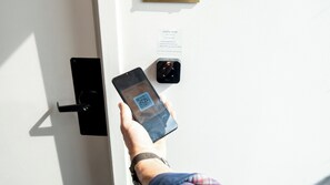 1 bedroom, premium bedding, pillowtop beds, desk