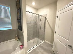 Shower - Delightful 2 bdrm home in peaceful area w/parking (ZEPHYRHILLS)