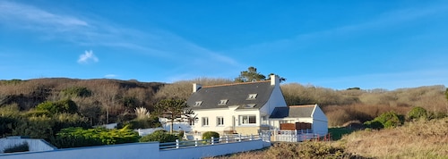 Seaside house 2 min walk, quiet