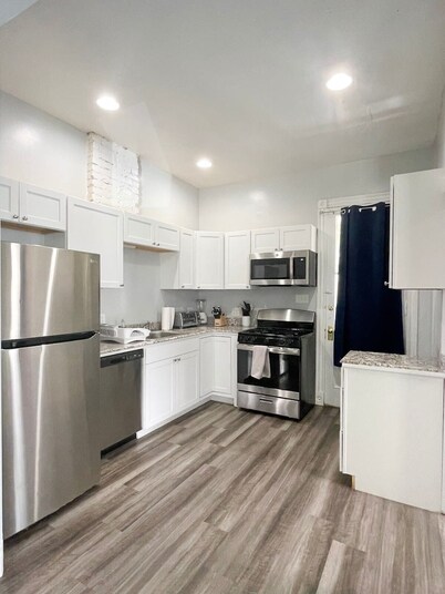 Triple Play Apt 2 - All Star Baseball Rentals