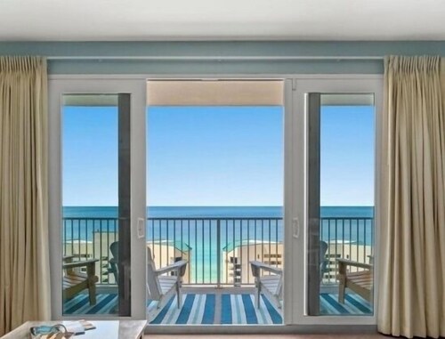 “Just Breathe”It’s all about the view & location! Sleeps 7