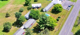 5 minutes from Zoom Flume and 20 minutes from the Ski Resorts