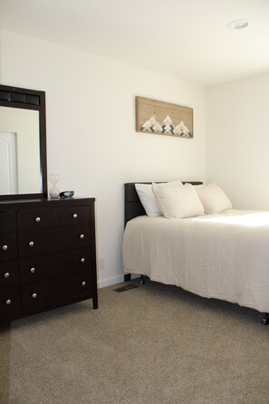 3 habitaciones, tabla de planchar con plancha y wifi gratis 
