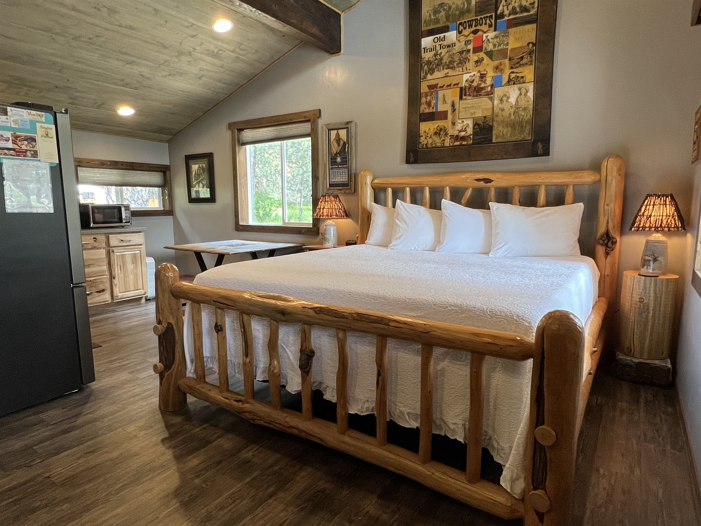 Bügeleisen/Bügelbrett, Reisekinderbett, kostenloses WLAN, Bettwäsche