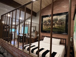 Iron/ironing board, travel cot, free WiFi, bed sheets