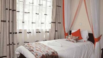 Standard Room | Desk, free WiFi, bed sheets