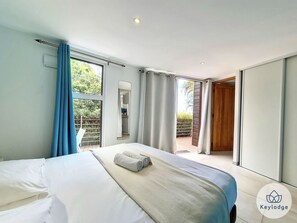 Iron/ironing board, free WiFi, bed sheets