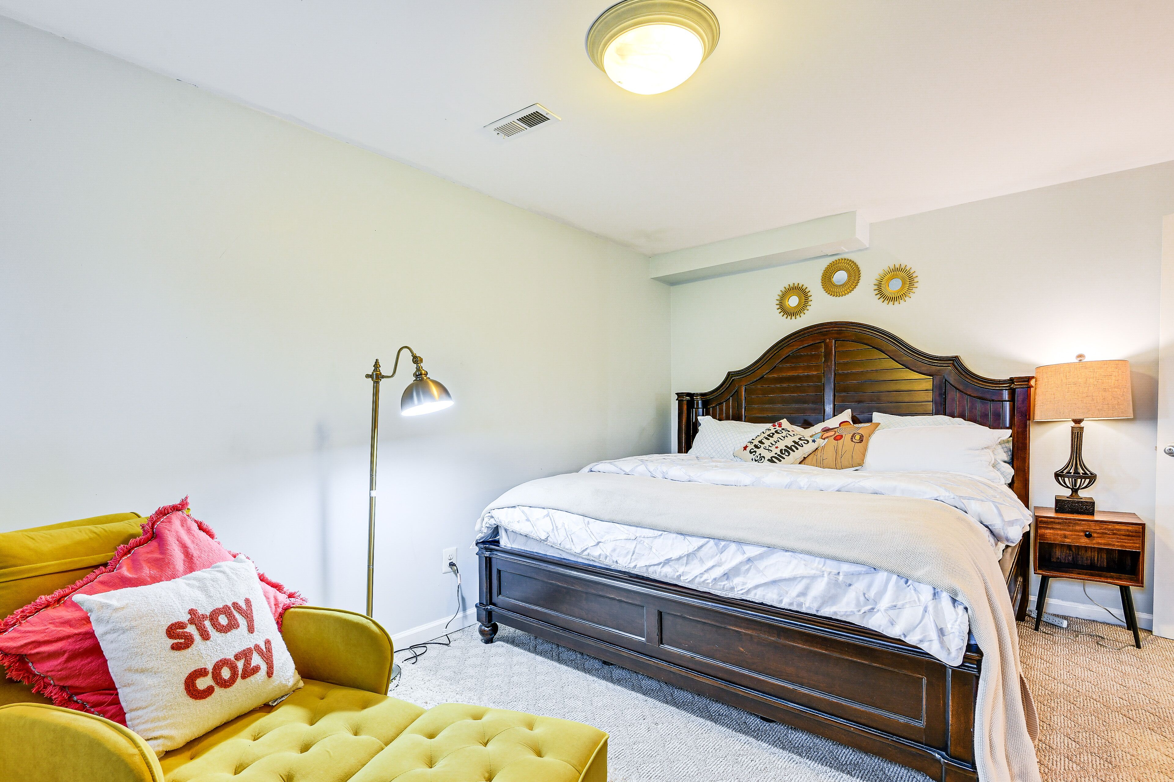 1 bedroom, iron/ironing board, internet, bed sheets