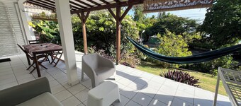 Studio Hibiscus 7 by the sea, beach, + cistern
