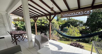 Studio Hibiscus 7 by the sea, beach, + cistern