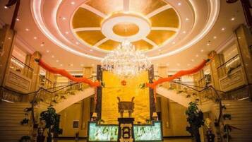 المنشأة من الداخل