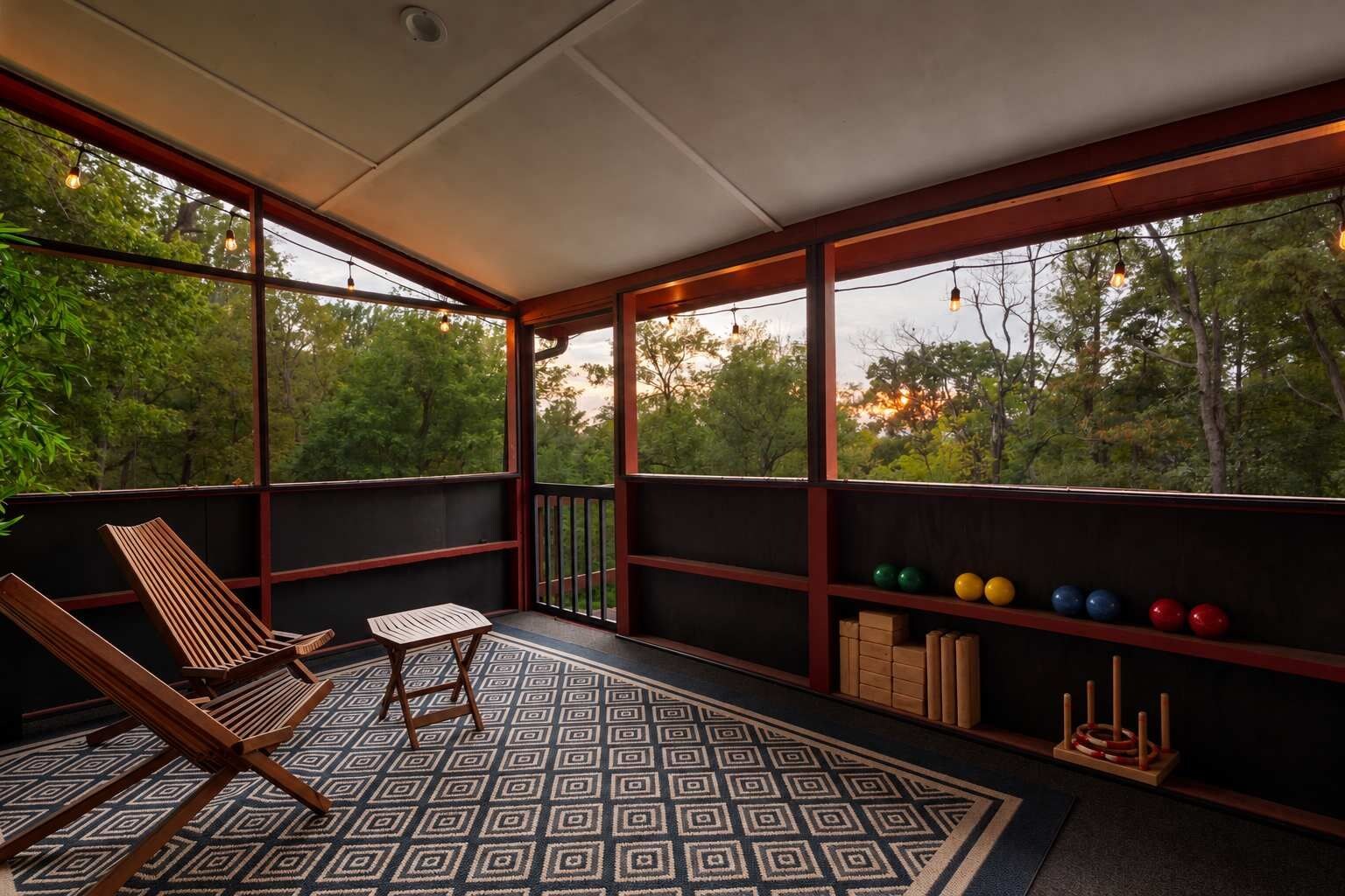 Un balcon doté d’un sol à motifs, d’un fauteuil de relaxation, d’une petite table et d’un présentoir rempli de balles colorées.