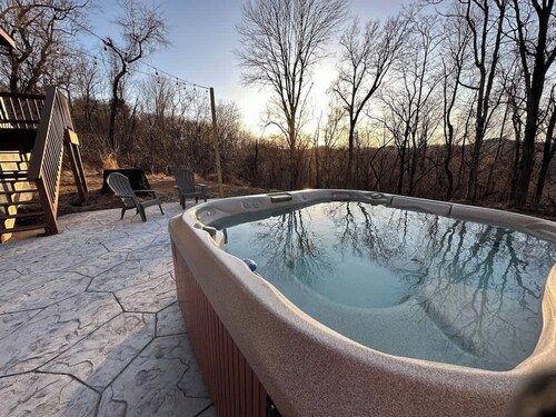 The Juniper Cabin • Cozy Hideaway w/ Hot Tub