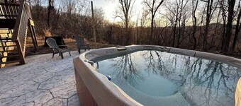 The Juniper Cabin • Cozy Hideaway w/ Hot Tub