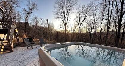 The Juniper Cabin • Cozy Hideaway w/ Hot Tub