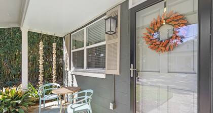 Downtown Cottage! Walk/Cart Everywhere, 2 King Beds