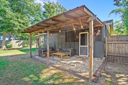 Downtown Cottage! Walk/Cart Everywhere, 2 King Beds