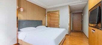 Marriott Business Hotel (Gaozhou People's Court)