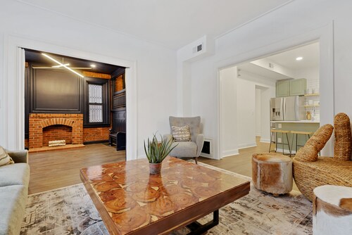 6 Bedrooms - Stunning Remodel, Heart of Downtown Denver