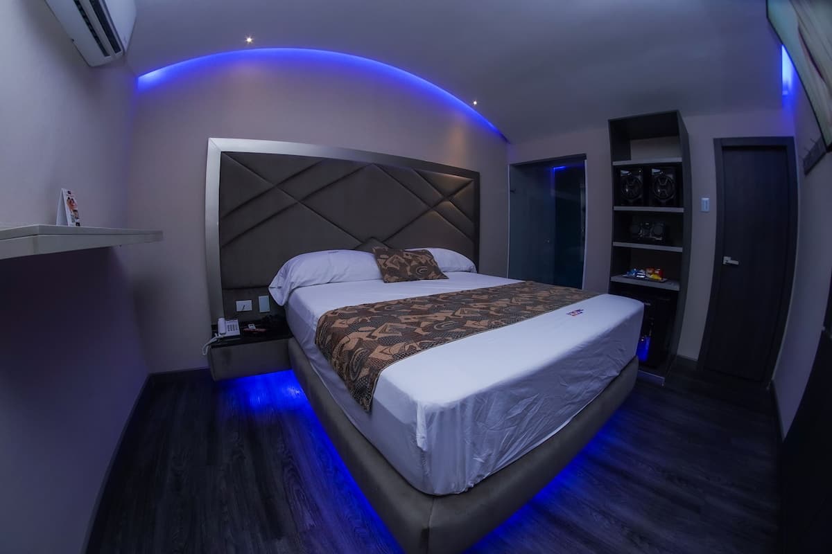 Executive Room | Soundproofing, free WiFi, bed sheets